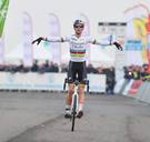 Van Aert snelt naar derde opeenvolgende nationale titel