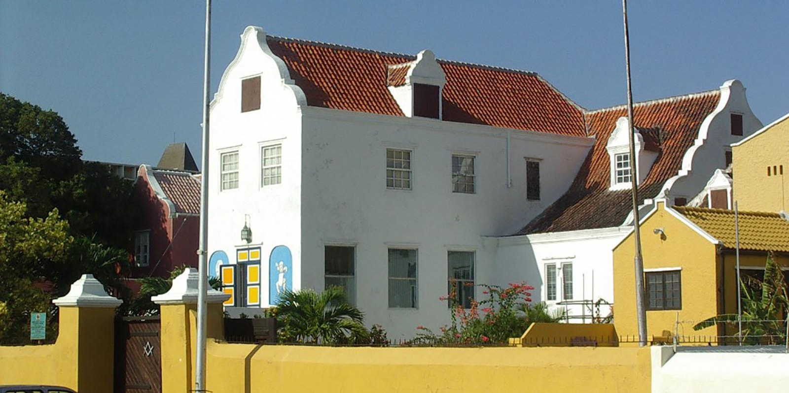 Ontwerper gerrit rietveld liet ook op curaçao z'n sporen na ...