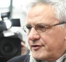 Brugpensioen voor Carrefour-medewerkers? Peeters houdt opties open