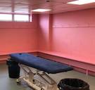 Waarom sportclubs de kleedkamer van de tegenstander het best roze schilderen