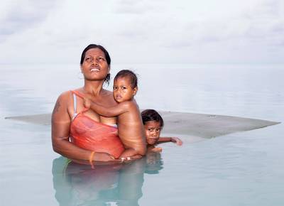 Fotografe uit Arnhem maakt boek over zinkend land in Stille Oceaan: ‘Bewoners lijken niet te beseffen wat ze overkomt’