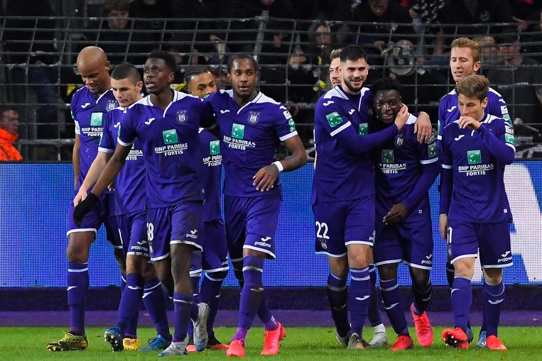 Anderlecht heeft licentie beet, Roeselare heeft nog ...