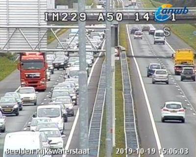 Twee uur vertraging door rommel op de A50
