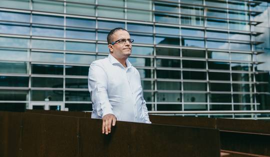 ‘Het is onvermijdelijk gelinkt aan wat ik onverteerde migratie noem’: Fouad Gandoul zoekt oorzaken voor de rellen op Nieuwjaar