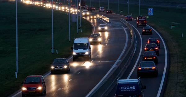 Halfuur vertraging op N50 door ongeluk bij Kampen.