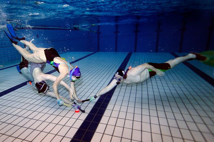 Onderwaterhockey: 'In het begin dacht ik: ik ga stikken ...