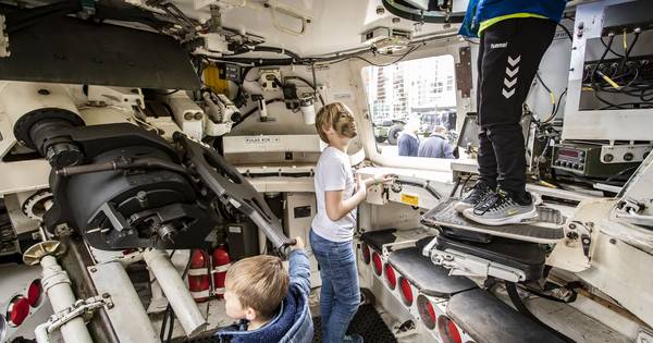 Veteranendag in Goor trekt veel publiek