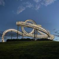 Voor op het lijstje: deze waanzinnige wandelbrug ligt net over de grens van Duitsland