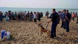 Politie moet ingrijpen tijdens rellen op strand van Oostende