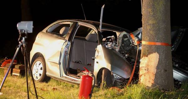 Drie mannen zwaargewond bij ongeluk in Rossum: Twee traumahelikopters ...