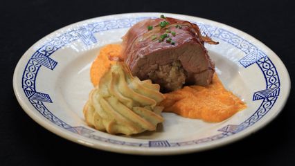 129. Filet Mignon Farci avec Pommes Duchesses