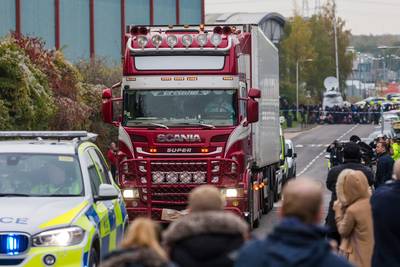 ‘Vrachtwagen met 39 doden maakte deel uit van konvooi met nog meer migranten’