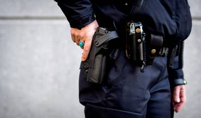 Schietbanen politie 'onveilig': 'Kogel afgeketst op gehoorbeschermer agent'