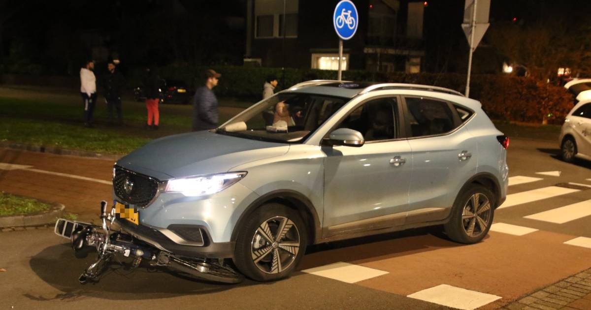 Klein wonder: fietser raakt lichtgewond bij aanrijding in Rijswijk .