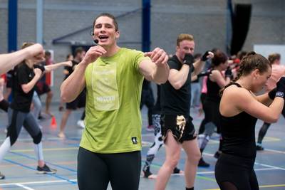 Rico Verhoeven laat 200 man zweten in Arnhem: 'Doorgaan, doorgaan, doorgaan'