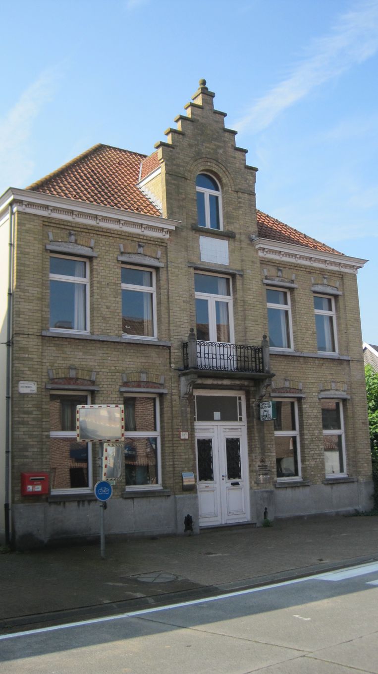 Oud gemeentehuis wordt verkocht Zomergem In de buurt HLN