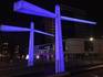 De Egbert Gorterbrug is deze zondagavond paars gekleurd.