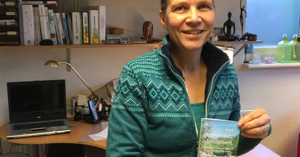 Leefstijlarts uit Genderen presenteert haar boek â€˜Het Gezondheidsfundamentâ€™