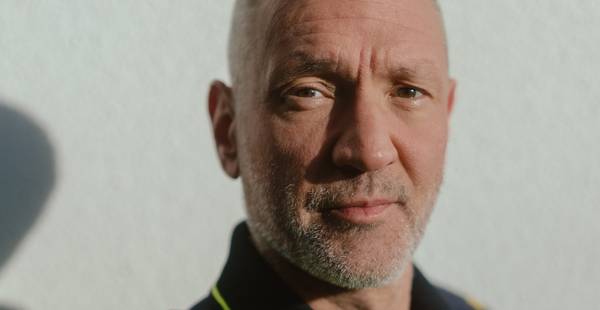 Michel Peters, voorzitter queer politienetwerk Roze in Blauw: ‘Amsterdam is niet meer de tolerante stad die het was. En ik benoem de olifant in de kamer’