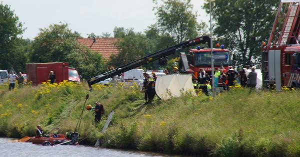Vier familieleden komen om in Drentse Stieltjeskanaal | Binnenland - AD.nl