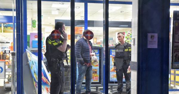 Gewapende overval op Lidl in Tilburg, twee mannen gevlucht.