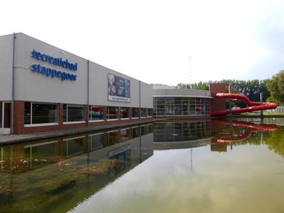 Halloweenfeest Tilburgs zwembad loopt uit de hand, vier meisjes belaagd