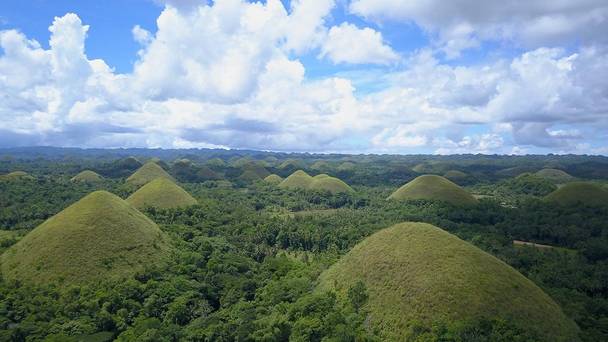 Untamed Philippines