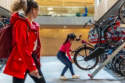 Hoe je je fiets terugvindt in de Utrechtse megastalling (en 7 andere feitjes)