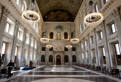 Verdwenen sterrenbeelden ontdekt in vloer Paleis op de Dam