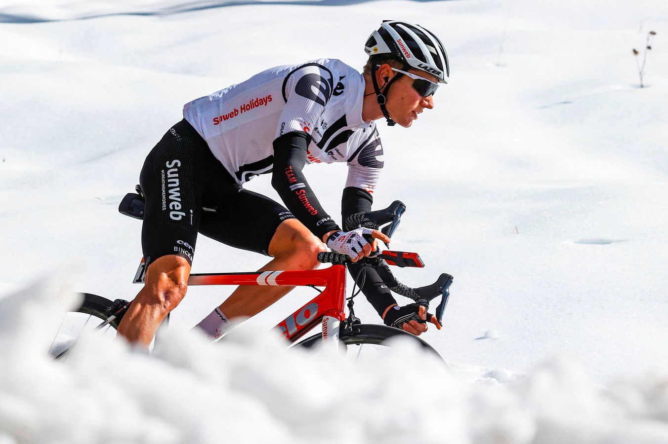 Kelderman kan op huiveringwekkende Stelvio de macht ...