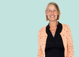 Angèle (66) wil van haar ‘slappe, futloze haar’ af
