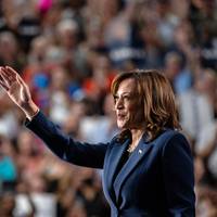 ‘Ze heeft online al meteen een enorme storm ontketend’: kan Kamala Harris de eerste vrouwelijke president van de VS worden?