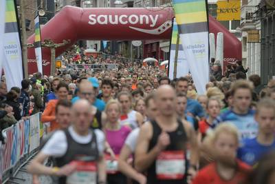 Einde wedstrijd voor hardloper Stevensloop na botsing met motorrijder