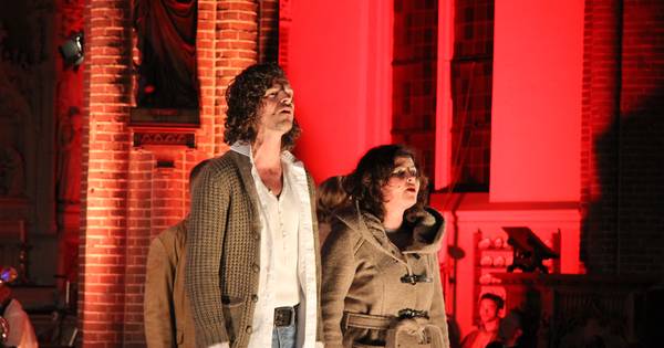 Bomvolle kerk in Berghem geniet van reprise 'Passie voor Pasen'