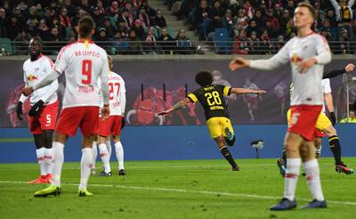 Witsel bezorgt koploper Dortmund bij Leipzig droomstart in 2019
