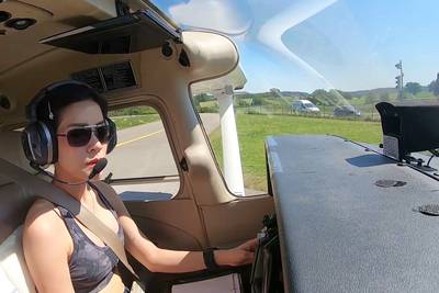 Excentrieke Thaise koning trekt zich van niemand iets aan, bewijzen foto's van zijn concubine