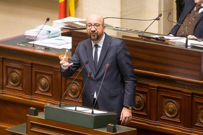 Belgische premier dient ontslag van regering in