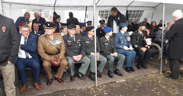 Canadese ambassadeur Nicoloff bij onthulling bevrijdingsmonument in Essen (B) - BN DeStem
