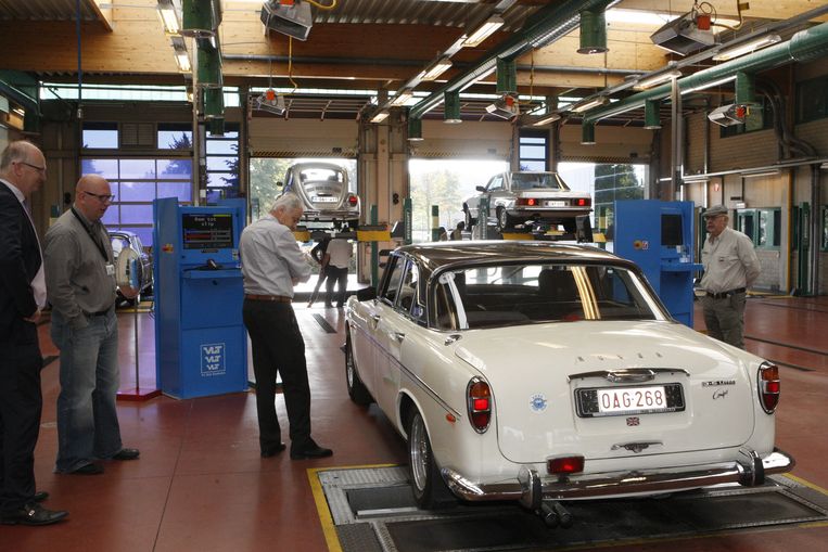 Vijftig eigenaars laten oldtimers keuren | Diest | Regio | HLN