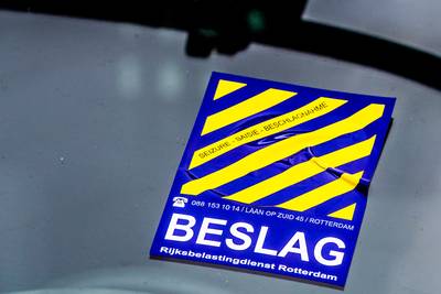 Deurwaarders onder vuur om sluw duperen schuldenaars met extra kosten