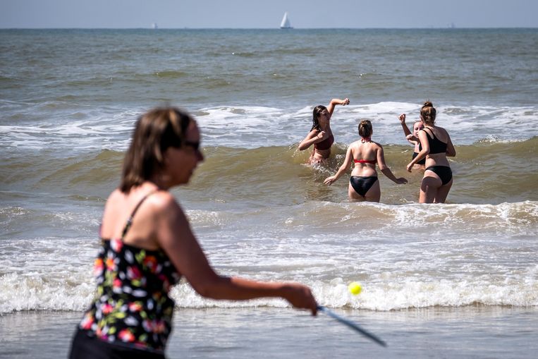 Kinderen gered uit zee bij Zandvoort: ‘Opkomend water is gevaarlijk’