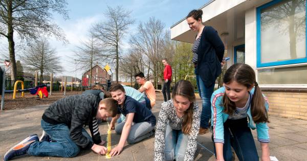 Rekenles in de open lucht op Nationale Buitenlesdag