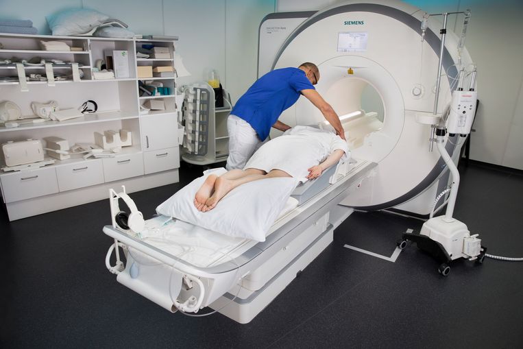 MRI kan borstkanker in honderden gevallen eerder opsporen dan mammografie De Volkskrant
