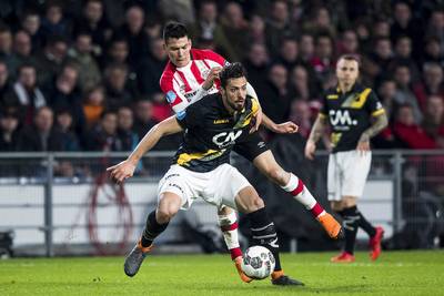 Scheidsrechter zag slaande beweging Lozano niet: 'Voor mij een verrassing'