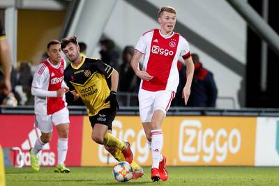 Jong Ajax en Go Ahead Eagles halen flink uit