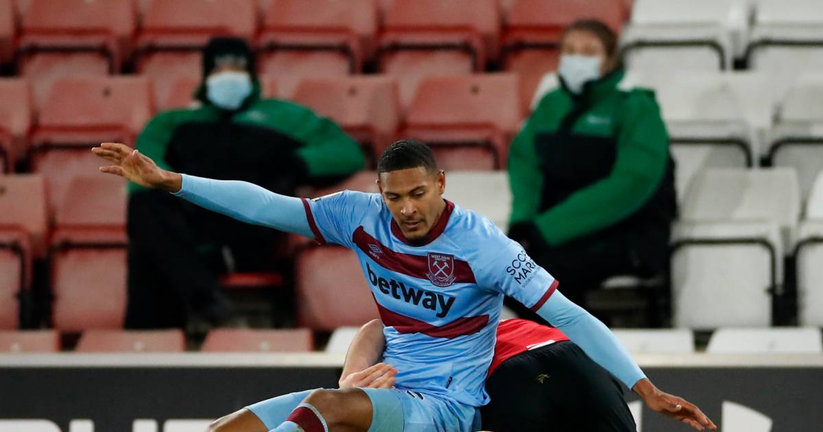 Haller hoeft niet in quarantaine en kan er tegen PSV direct staan | Buitenlands voetbal | ed.nl