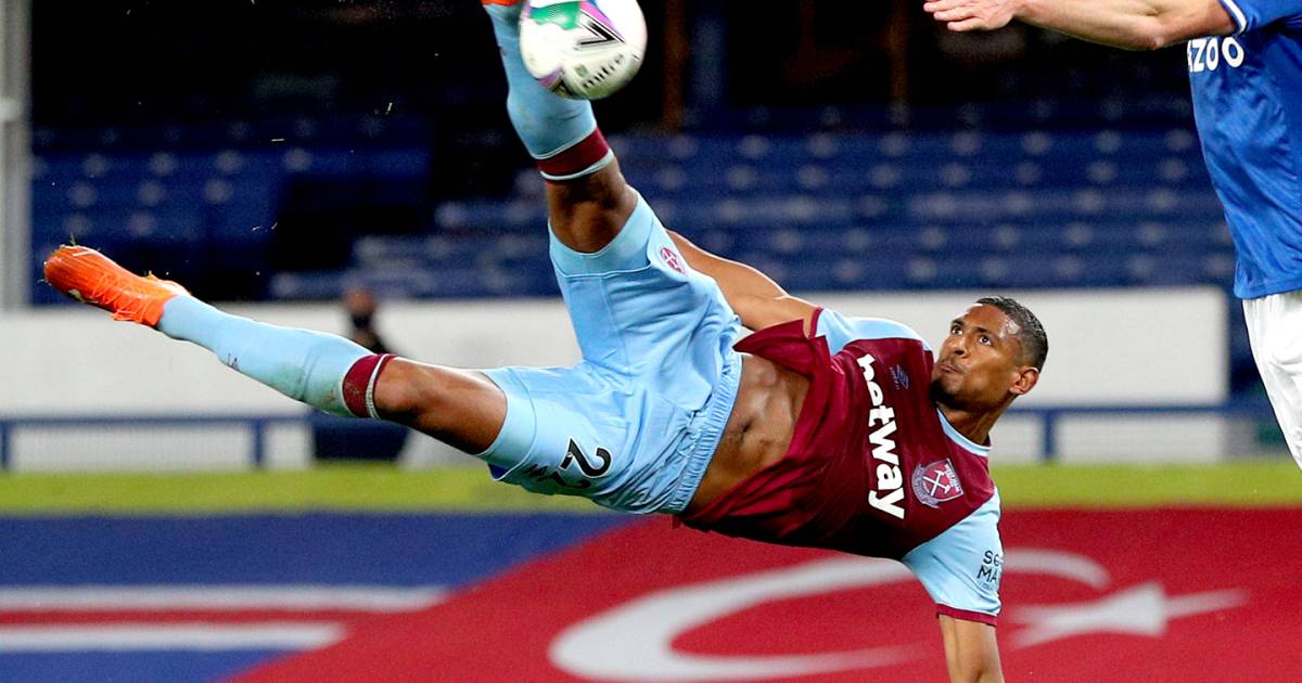 Kan Haller als miskoop van West Ham voltreffer worden bij Ajax? 'Hij is een moordenaar in de ...