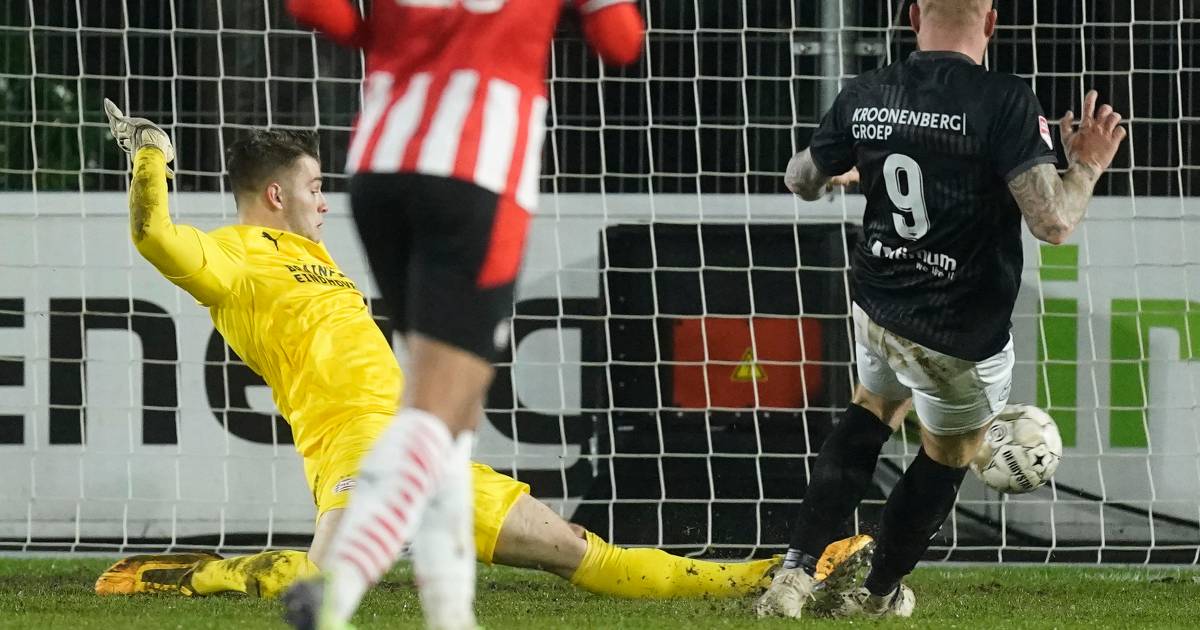 Almere City FC op valreep langs Jong PSV | Flevoland | AD.nl