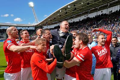 Van den Brom krijgt gedroomde afscheid