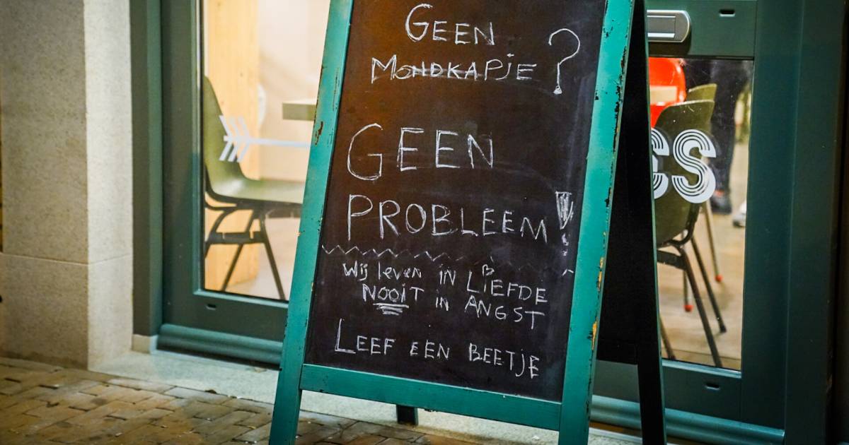 Helden!  De Kiet in Eindhoven opent ondanks corona de deuren: restaurant zit ramvol, tot politie binnenvalt.